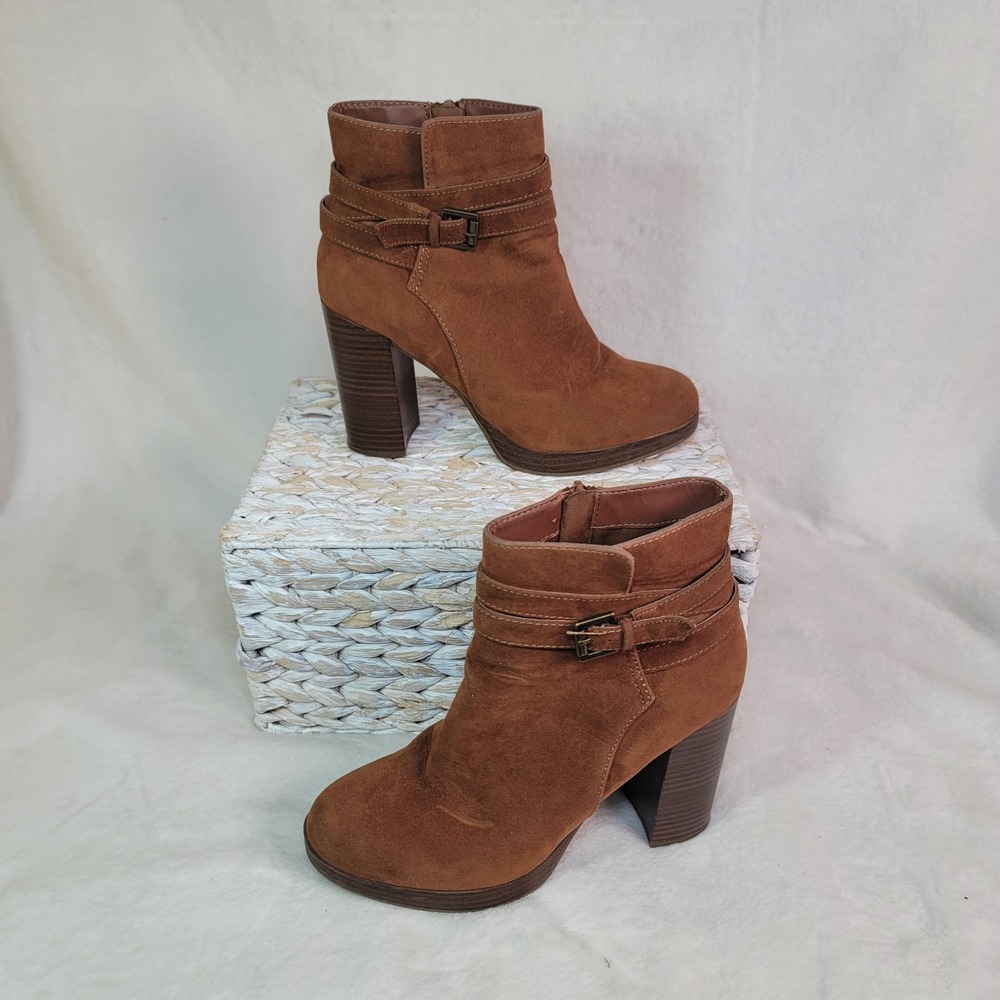 A New Day Block Heel Ankle Boots Size 8 Boho Western Faux Suede‎ Buckle Wrap Zip